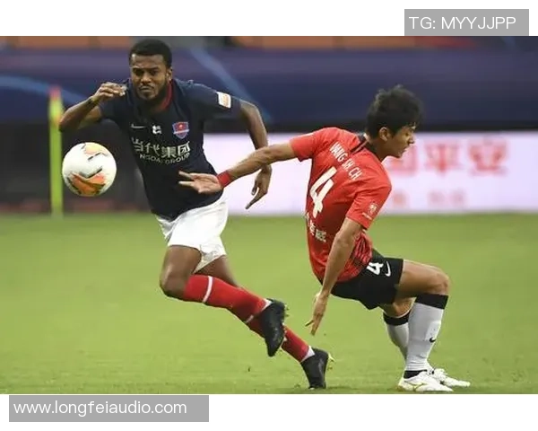 聚焦当代足球运动员成长轨迹与技战术风格及职业发展全景解析趋势